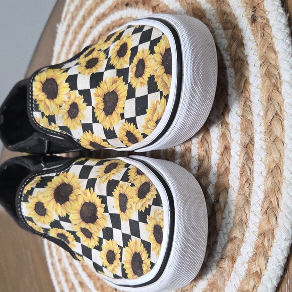 Vans Womans Sunflower/ Checkerboard Pattern  Slip Ons, Size 7.5 - Picture 2 of 8